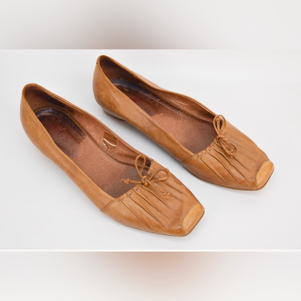 Vintage Tan Leather Women's Flats, 8.5